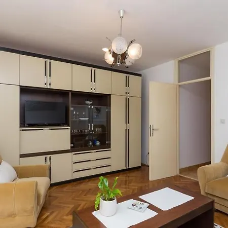 Mkp Apartman *